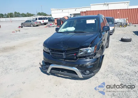 2020 Dodge Journey Crossroad z USA, uszkodzony, nr VIN 3C4PDCGB9LT250176